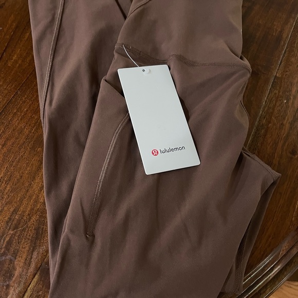 Lululemon Align pant 25” with pockets - Picture 2 of 4